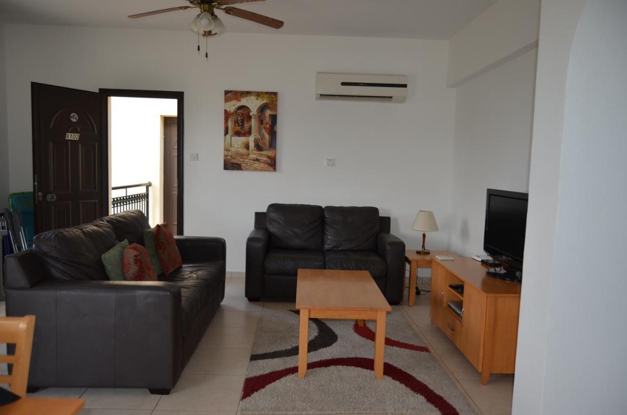 Paphos Faros Beach Apartment A102 מראה חיצוני תמונה